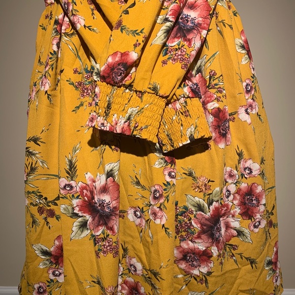 Floral Print V-Neck Smocked Waist Dress Medium - Picture 7 of 12